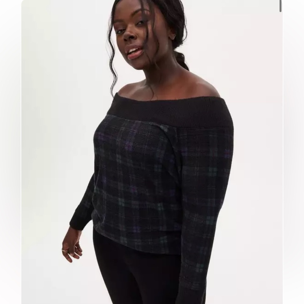 Torrid size 00x 10 M/L Super Soft Plush Off-Shoulder Sweatshirt